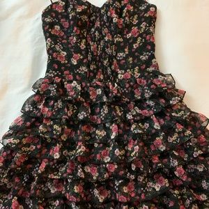 Cute summer floral Guess Dress in Size 1